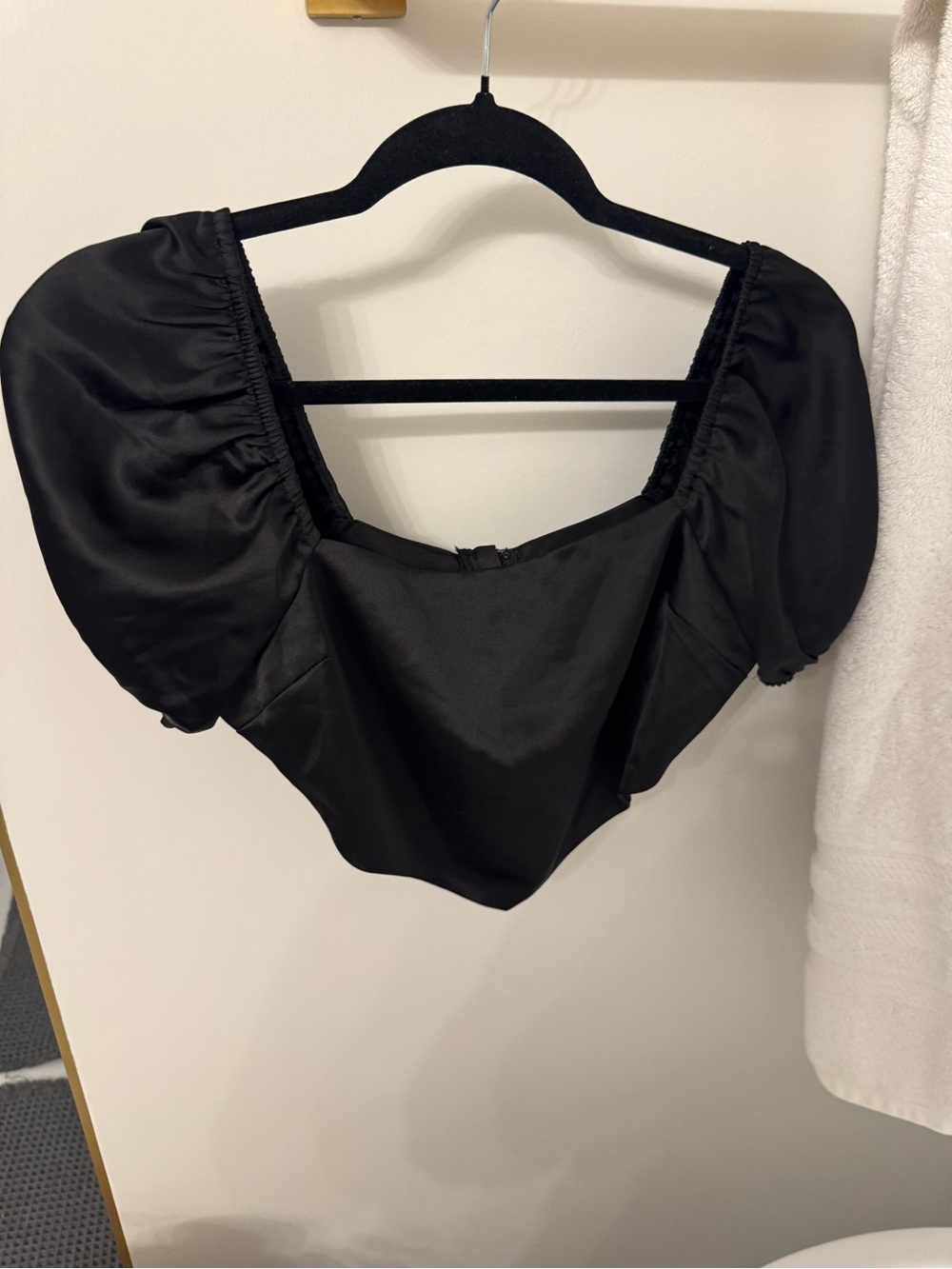 Forever 21 Black Cropped Blouse